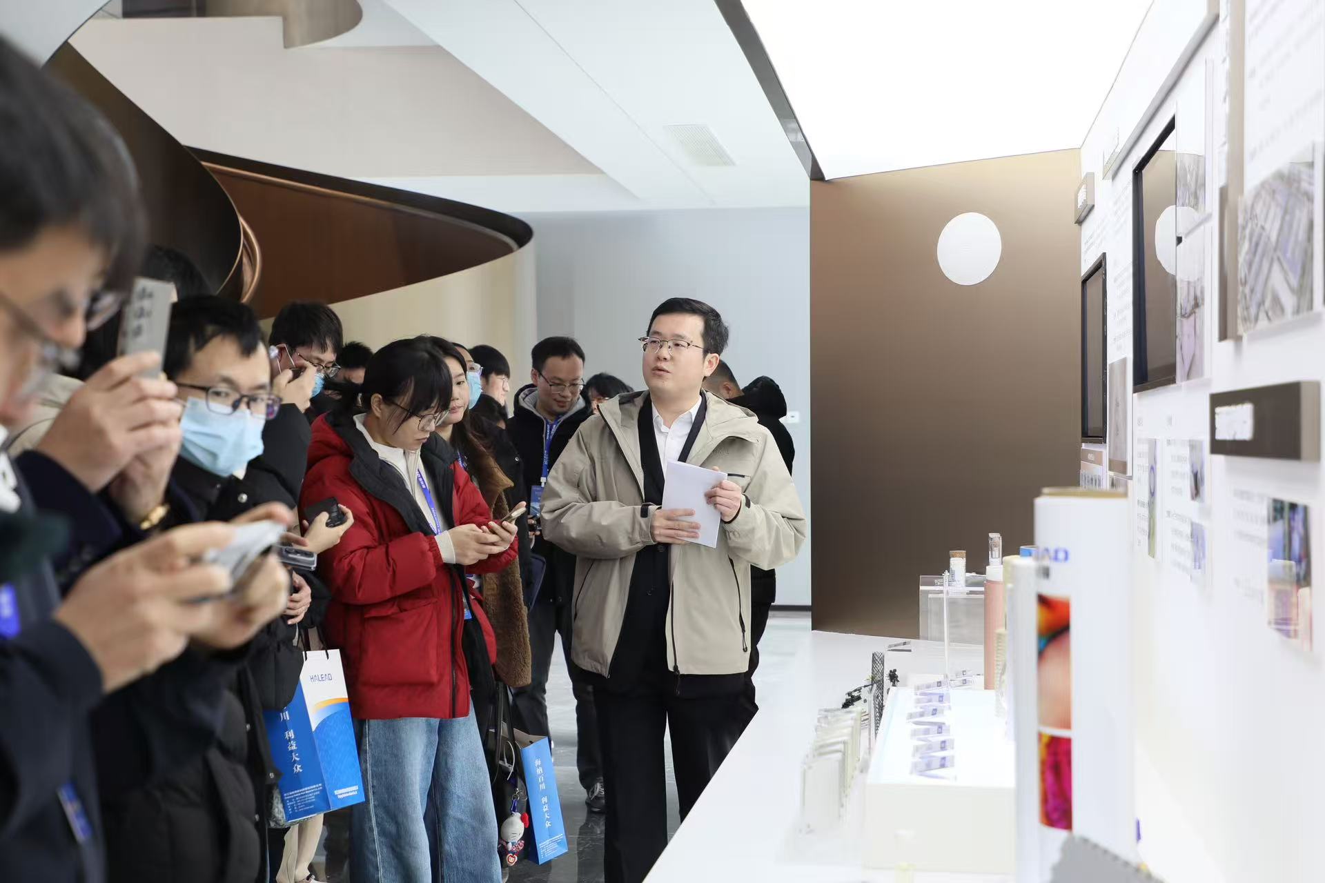 1772675934987652.jpg 73126aaf277362384ceb4de527033223.jpg